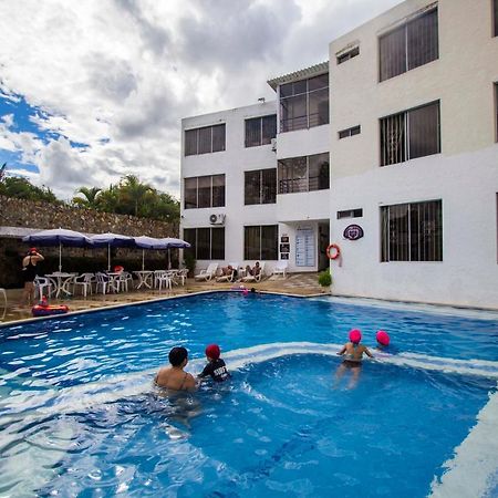 Blue Star Hotel Мельгар Экстерьер фото