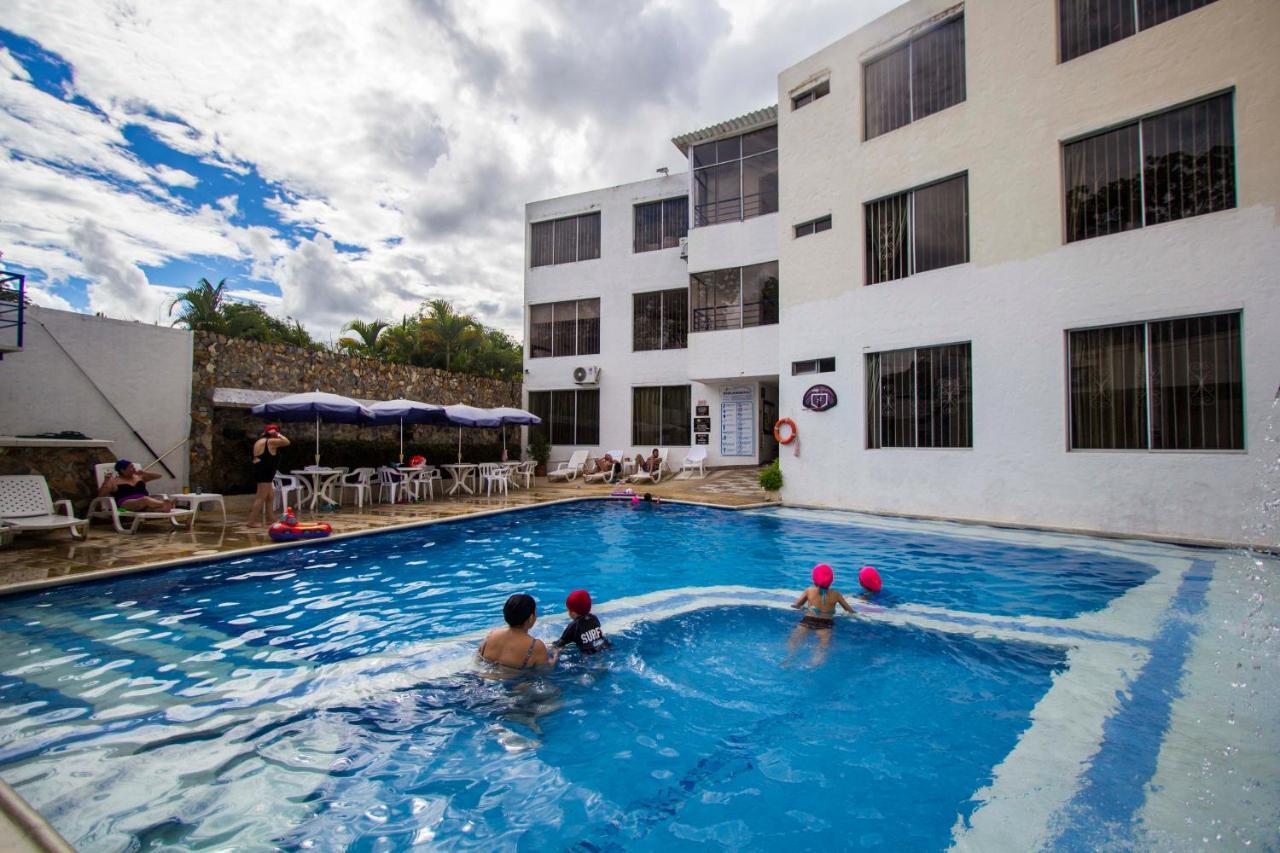 Blue Star Hotel Мельгар Экстерьер фото